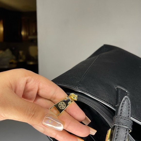 Tory Burch tote - Picture 7 of 8